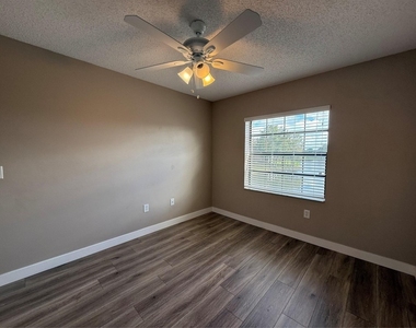 10790 Nw 14th Street - Photo Thumbnail 9