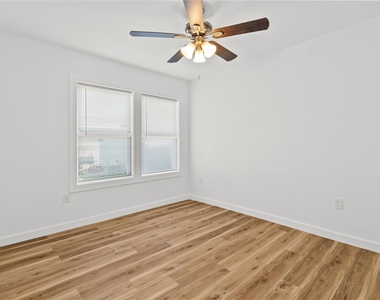 1717 W 4th Street - Photo Thumbnail 8