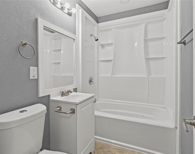 1717 W 4th Street - Photo Thumbnail 6