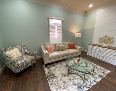 4501 Cartwright Road - Photo Thumbnail 3