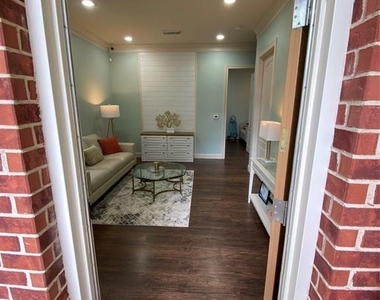 4501 Cartwright Road - Photo Thumbnail 2