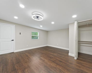 905 Franconia Drive - Photo Thumbnail 7