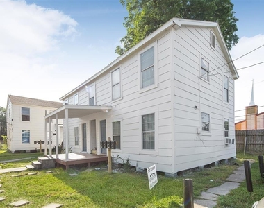 1911 Benson Street - Photo Thumbnail 1