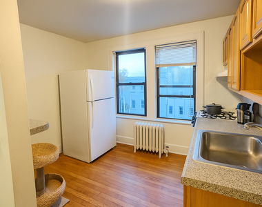 20-67 32nd Street - Photo Thumbnail 2
