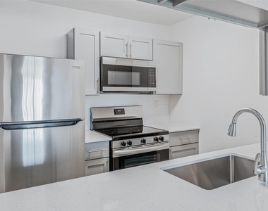 4600 West Pioneer Drive - Photo Thumbnail 4
