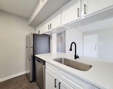 12335 Antoine Drive - Photo Thumbnail 15
