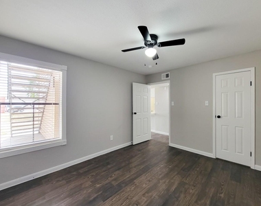 12335 Antoine Drive - Photo Thumbnail 36