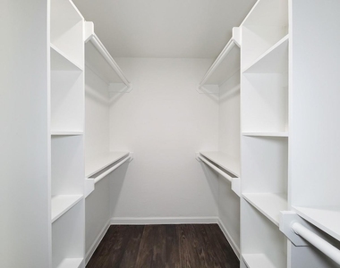 12335 Antoine Drive - Photo Thumbnail 28