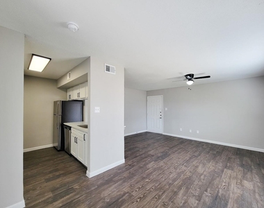 12335 Antoine Drive - Photo Thumbnail 20