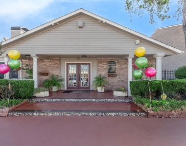 12335 Antoine Drive - Photo Thumbnail 5