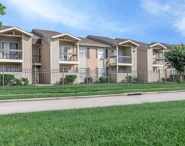 12335 Antoine Drive - Photo Thumbnail 7