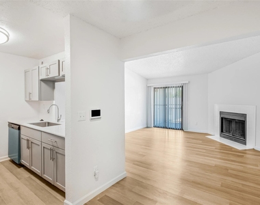 4600 West Pioneer Drive - Photo Thumbnail 9