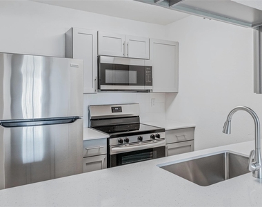 4600 West Pioneer Drive - Photo Thumbnail 3
