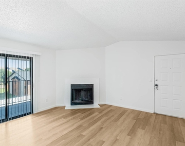 4600 West Pioneer Drive - Photo Thumbnail 9
