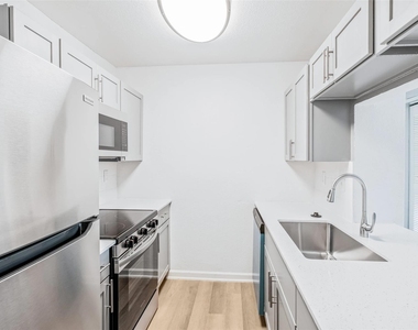 4600 West Pioneer Drive - Photo Thumbnail 1