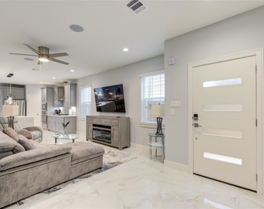 10021 Alfred Lane - Photo Thumbnail 3