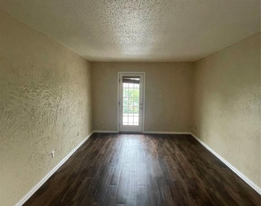516 South Park Dr - Photo Thumbnail 4