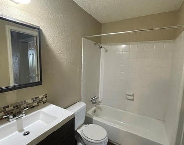 516 South Park Dr - Photo Thumbnail 7