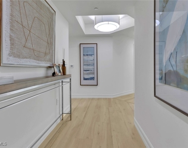 2728 Tiburon Boulevard E - Photo Thumbnail 16