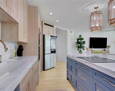 2728 Tiburon Boulevard E - Photo Thumbnail 5