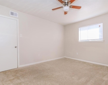 8271 Stone Street - Photo Thumbnail 4