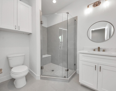 611 E 39th Street - Photo Thumbnail 19