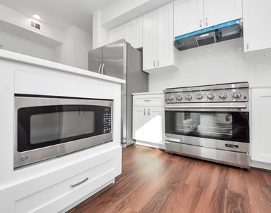 611 E 39th Street - Photo Thumbnail 7
