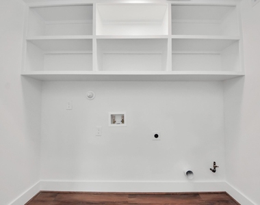 611 E 39th Street - Photo Thumbnail 14