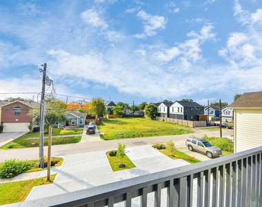611 E 39th Street - Photo Thumbnail 29