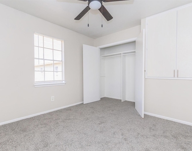 8271 Stone Street - Photo Thumbnail 7