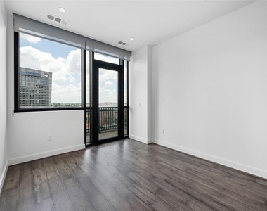 1211 Caroline Street - Photo Thumbnail 6