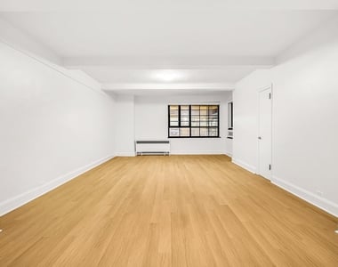 East 44th Street - Photo Thumbnail 2