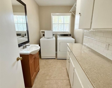 106 Longacre Drive - Photo Thumbnail 11