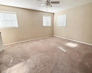 106 Longacre Drive - Photo Thumbnail 14