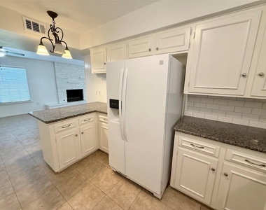 106 Longacre Drive - Photo Thumbnail 8