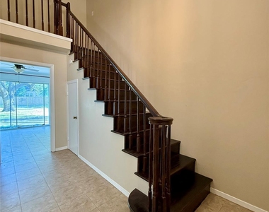 106 Longacre Drive - Photo Thumbnail 3