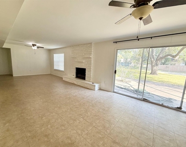 106 Longacre Drive - Photo Thumbnail 6