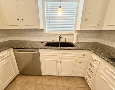 106 Longacre Drive - Photo Thumbnail 10