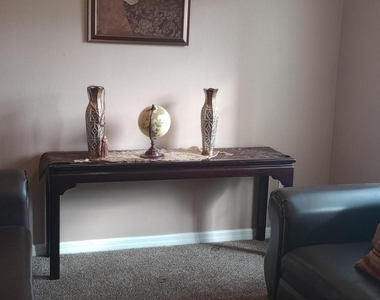 534 White Plains Avenue Sw - Photo Thumbnail 2