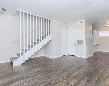 8271 Stone Street - Photo Thumbnail 2