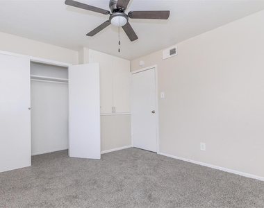 8271 Stone Street - Photo Thumbnail 9