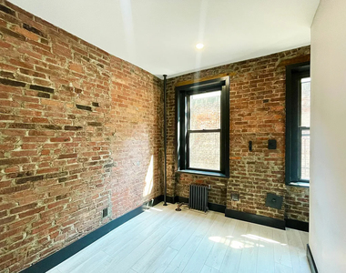 2154 2nd Avenue - Photo Thumbnail 6