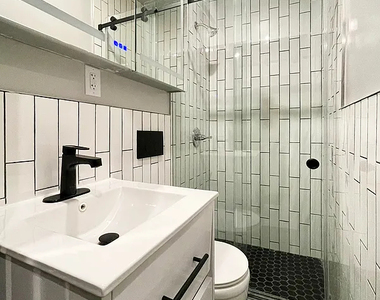 2154 2nd Avenue - Photo Thumbnail 7