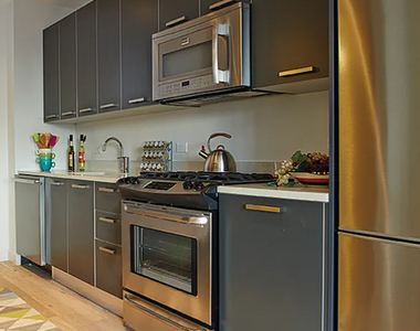 45-50 Pearson Street - Photo Thumbnail 2