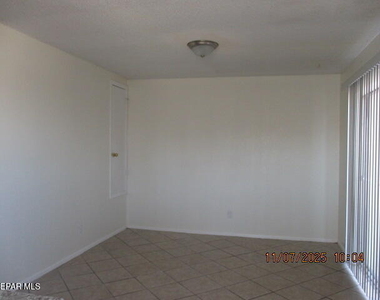 3558 E Glen Drive - Photo Thumbnail 3