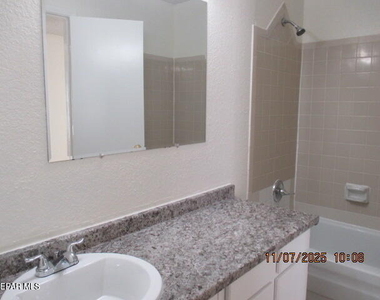 3558 E Glen Drive - Photo Thumbnail 7