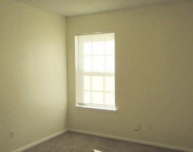 3558 E Glen Drive - Photo Thumbnail 5