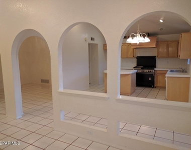7417 Mission Viejo Drive - Photo Thumbnail 5
