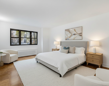 165 East 35th Street - Photo Thumbnail 4