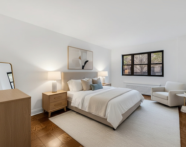 165 East 35th Street - Photo Thumbnail 3